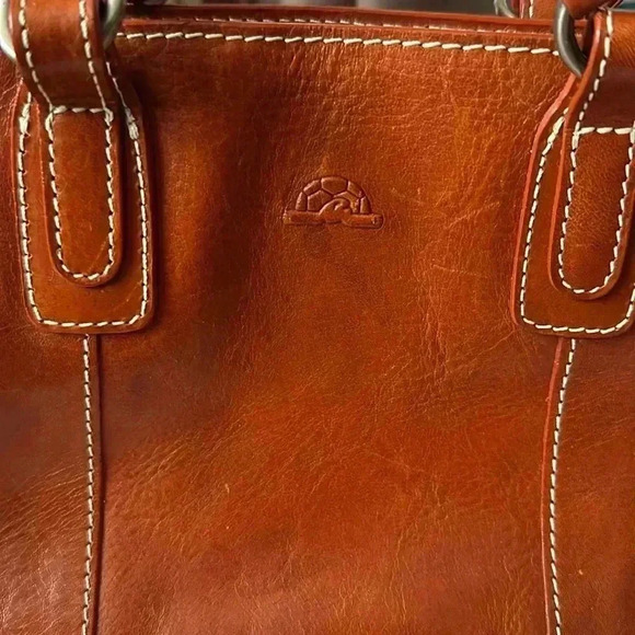 Green by Tony Perotti Italian women’s Leather Handbag – Classic Brown Tote Purse - Picture 4 of 9